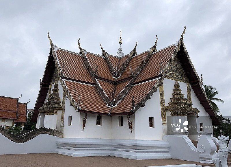 泰国难府普明寺的寺庙美景图片素材