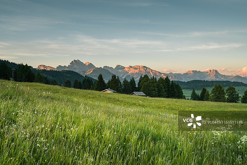意大利多洛米蒂山日落图片素材