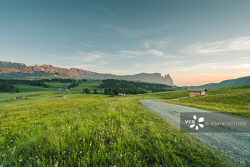 意大利多洛米蒂山日落图片素材