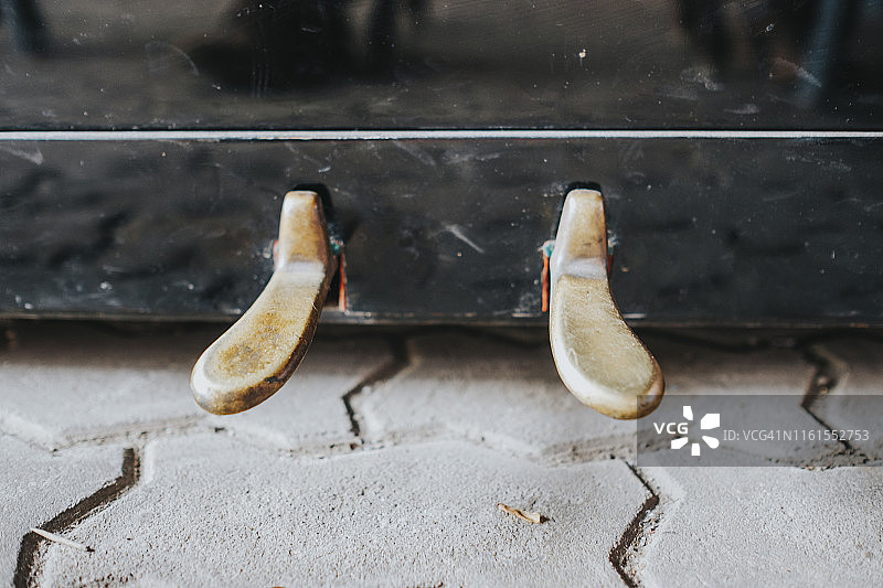 钢琴踏板特写图片素材