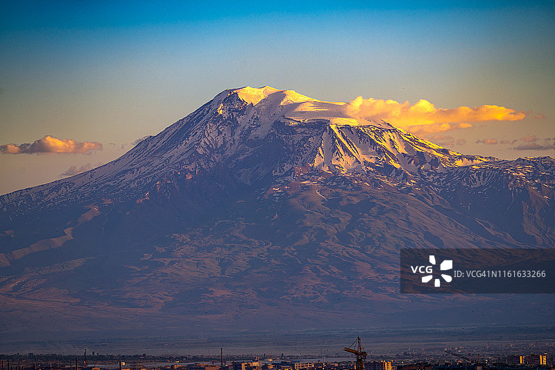 亚美尼亚的阿勒山全景图片素材