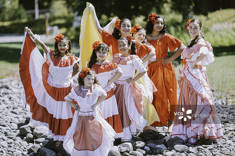 哥伦比亚传统舞蹈团图片素材