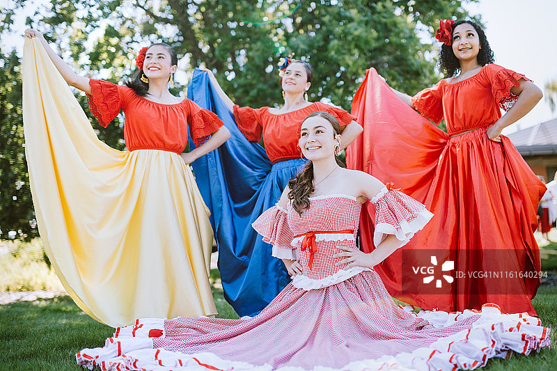 哥伦比亚传统舞蹈团图片素材