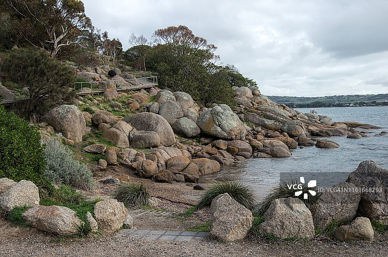 澳大利亚南澳大利亚州维克多港花岗岩岛的海岸线图片素材
