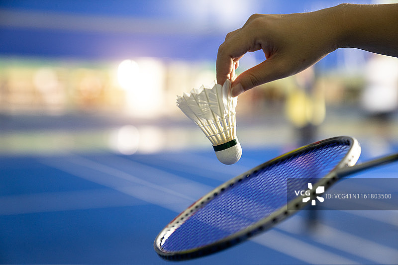 正在比赛的羽毛球场图片素材