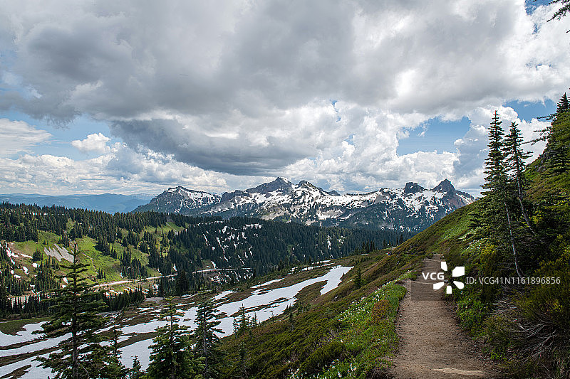 塔图什山脉图片素材
