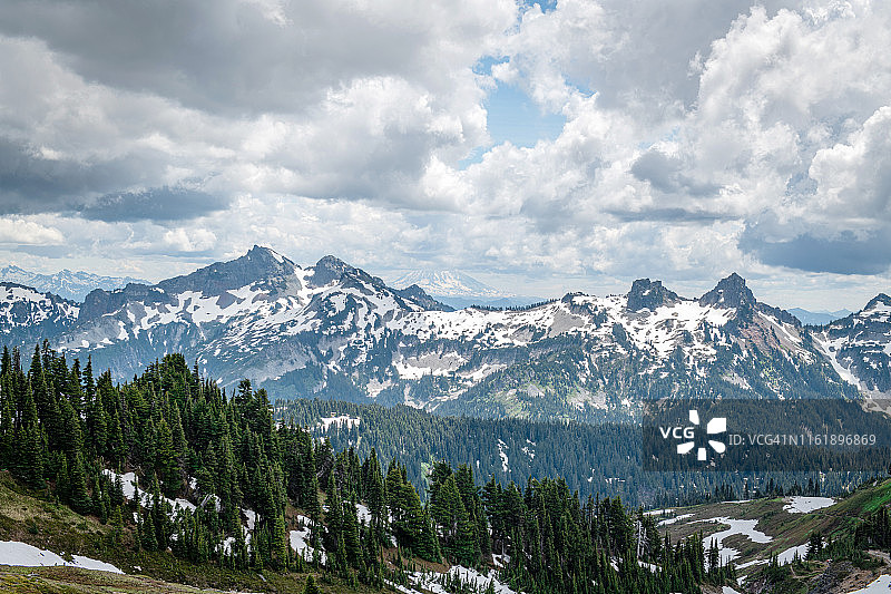 塔图什山脉图片素材