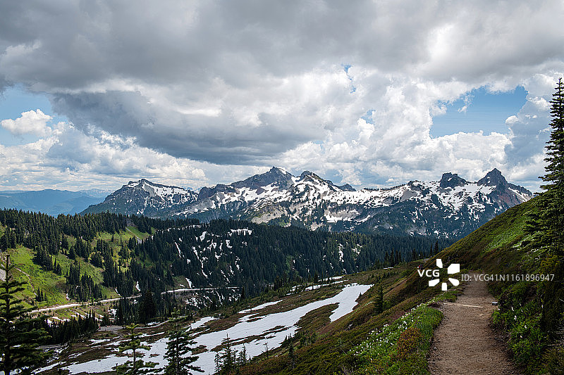 塔图什山脉图片素材