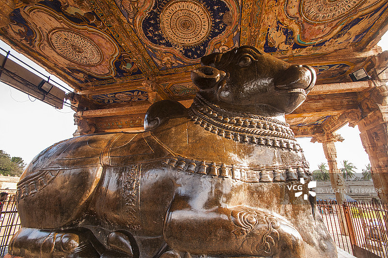 坦贾武尔寺的大南迪雕像，图片素材