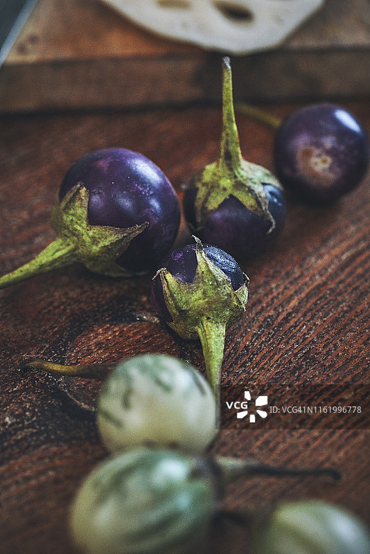 新鲜有机泰国茄子图片素材