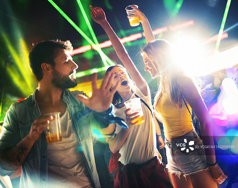 欣赏音乐会图片素材