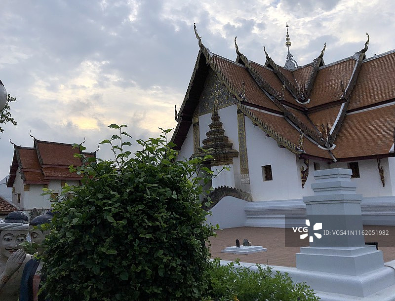 泰国难府普明寺的寺庙美景图片素材
