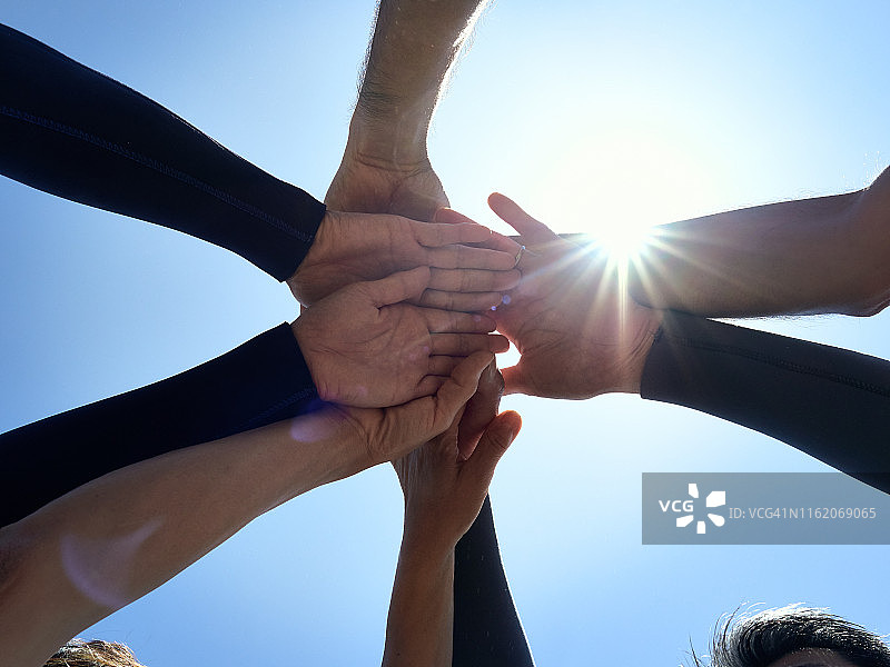 男女团队合作图片素材