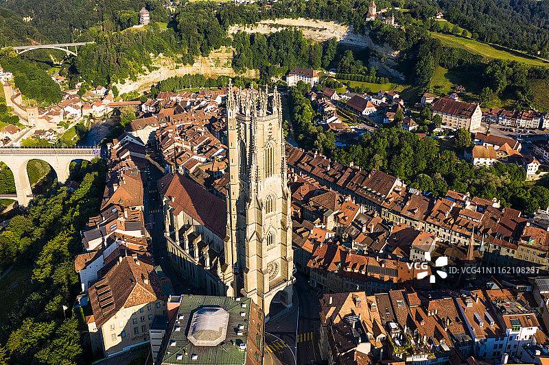弗里堡大教堂鸟瞰图图片素材