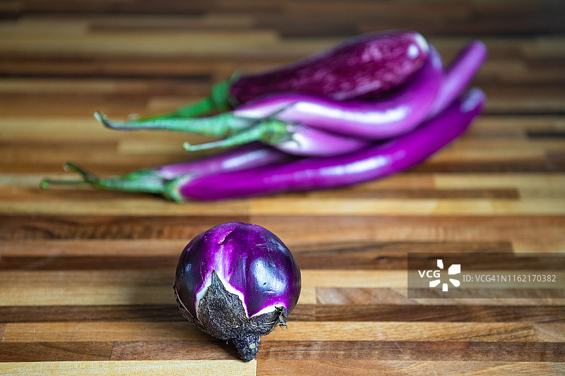 各种茄子：日本茄子、小茄子、意大利茄子图片素材