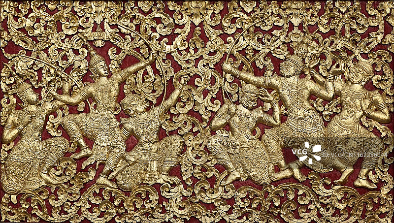 老挝琅勃拉邦香通寺的木雕浮雕图片素材