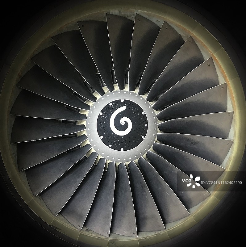 CFM56-7B转子叶片图片素材