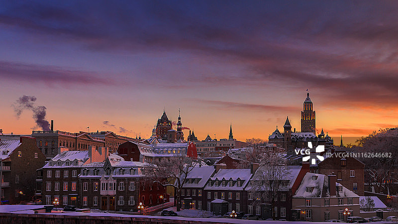 冬季日落时的街道图片素材