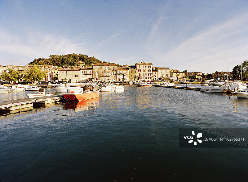意大利湖畔小镇港口图片素材