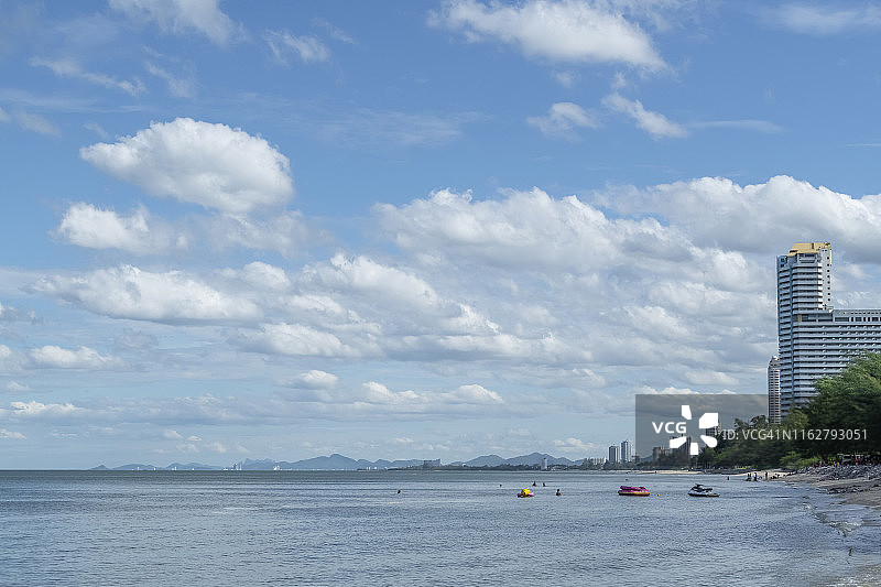 云彩美丽的差庵海滩图片素材