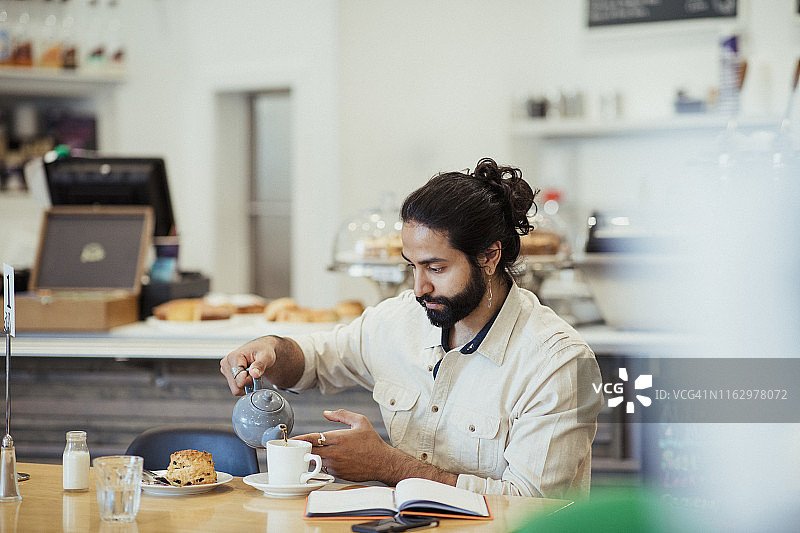 在咖啡馆喝茶图片素材