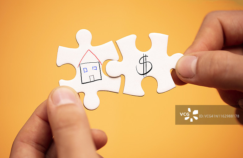 以货币为背景的拼图图片素材