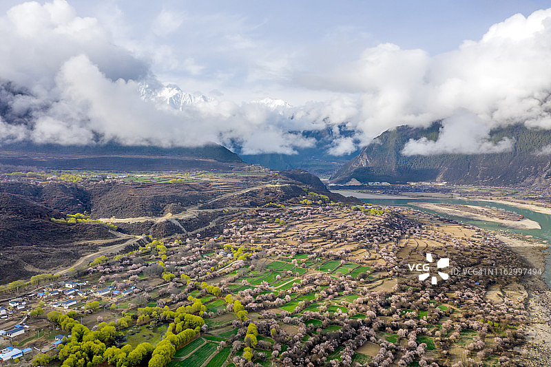 雅鲁藏布大峡谷图片素材