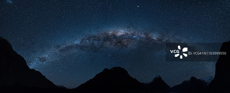 新西兰米尔福德峡湾图片素材