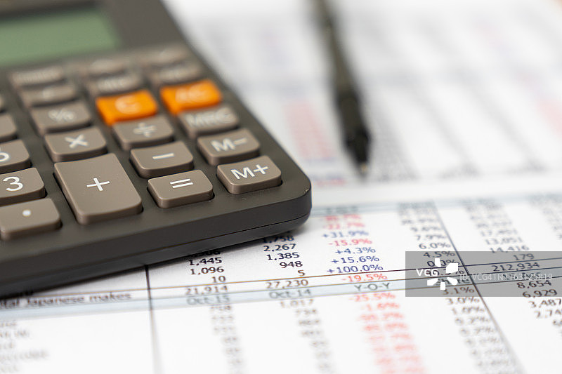 会计、账户、计算器和笔图片素材