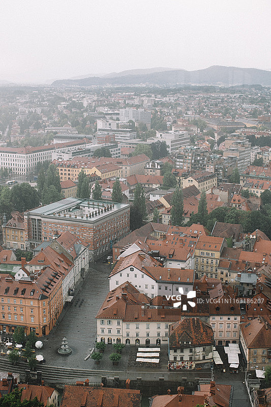 从上方拍摄的古城中心快照图片素材