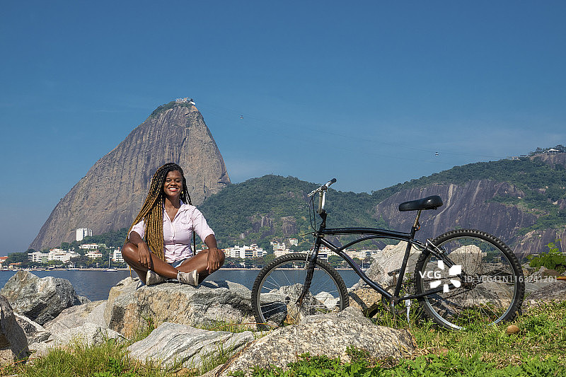 自行车骑行中的休息图片素材