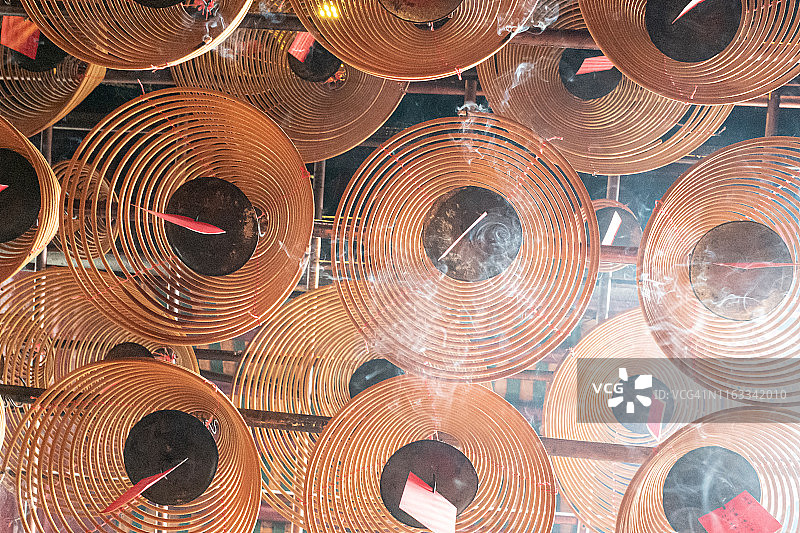 仰望盘香图片素材