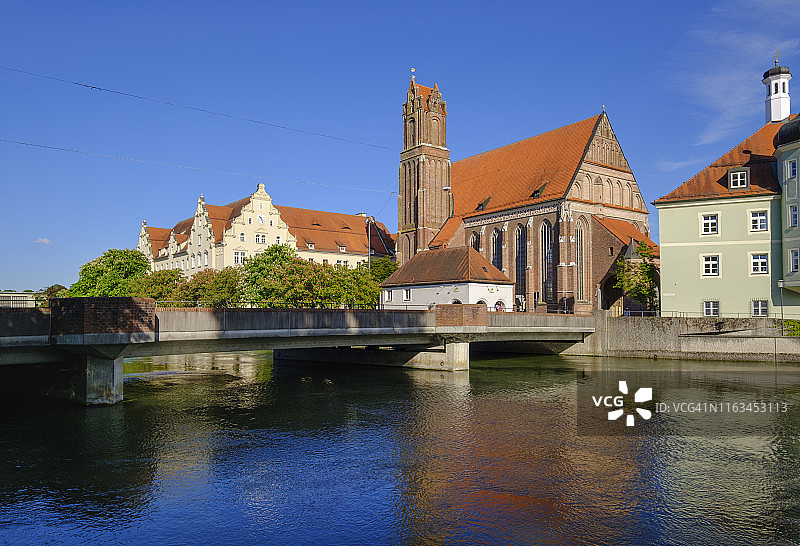 德国巴伐利亚州兰茨胡特伊萨尔河圣灵教堂图片素材