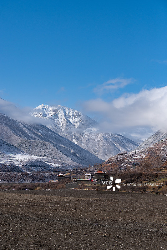 蓝天白云雪山图片素材