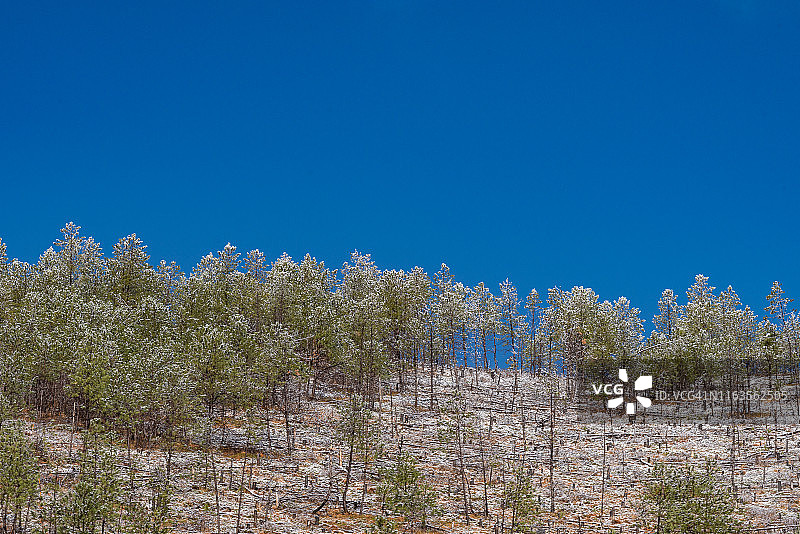 蓝天白云雪山图片素材
