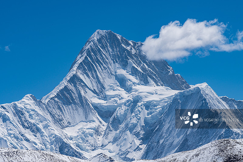 蓝天白云雪山图片素材
