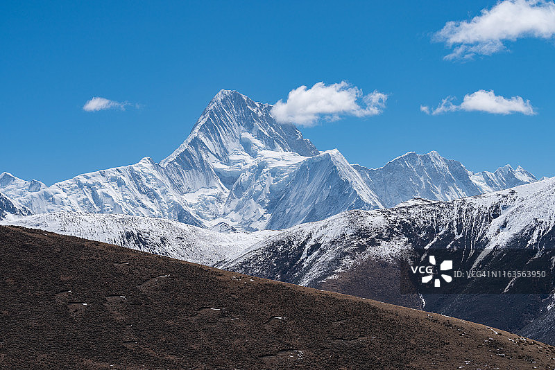 蓝天白云雪山图片素材