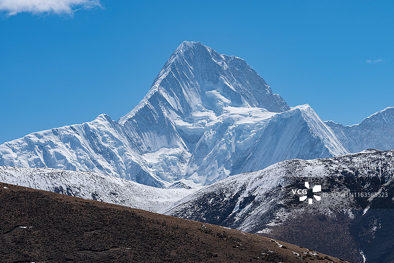 蓝天白云雪山图片素材