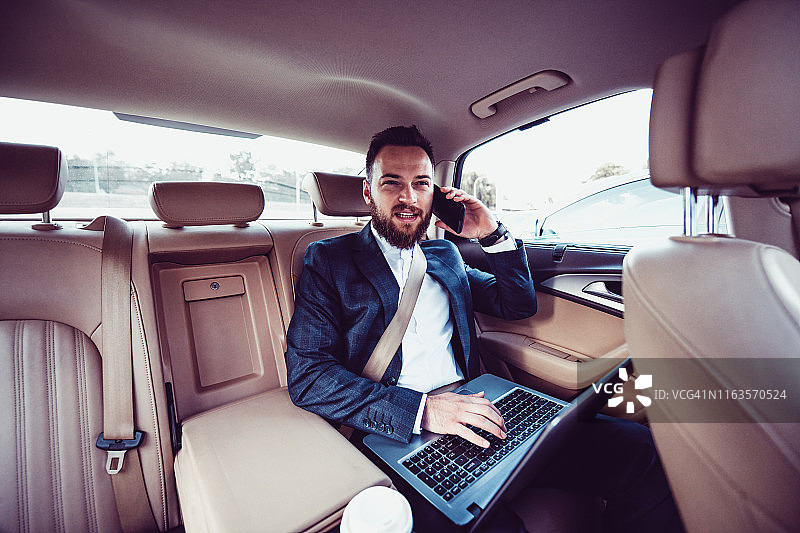 我的工作日从车里开始图片素材