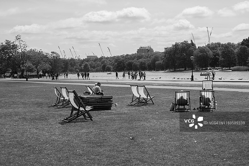 夏季傍晚的伦敦海德公园图片素材