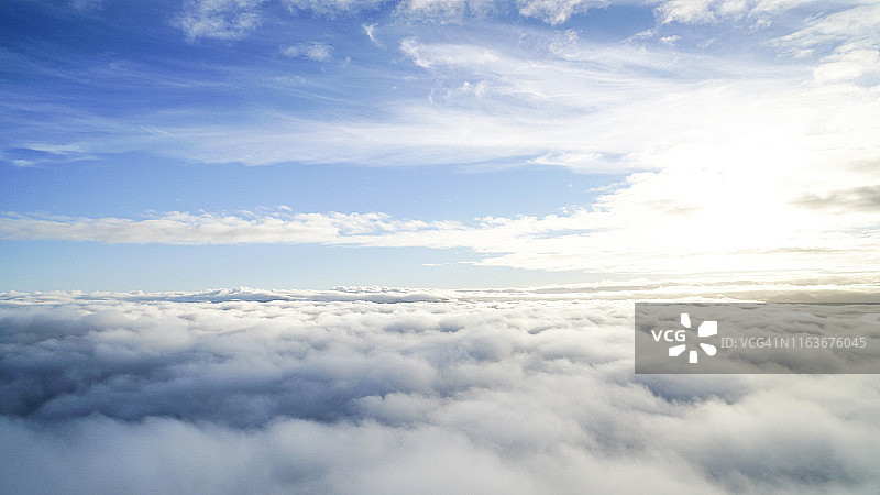 在澳大利亚乘坐热气球欣赏云端美景图片素材