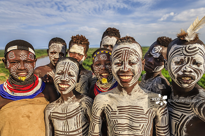 一群快乐的非洲儿童，东非图片素材