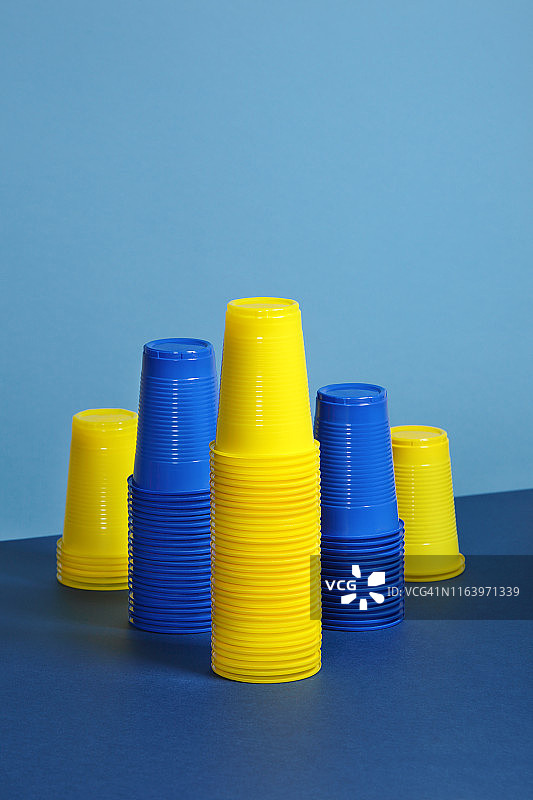 彩色塑料杯图片素材