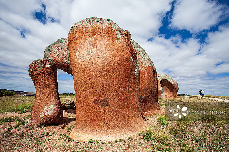 花岗岩岩层 - 墨菲草堆，莫塔纳 - 南澳大利亚图片素材
