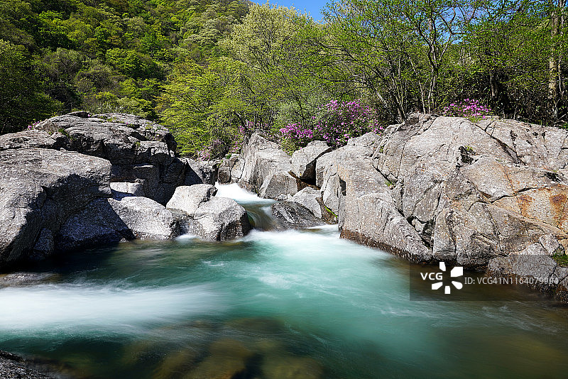 韩国智异山达尔贡山谷风光，南原图片素材