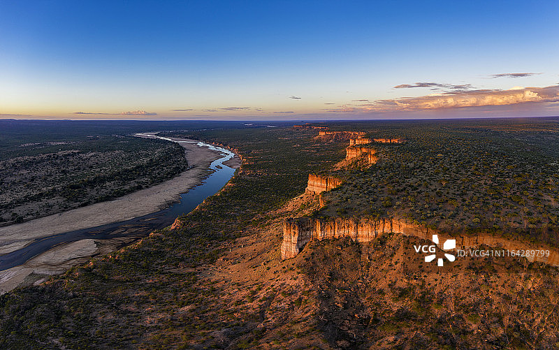 津巴布韦奇洛霍峭壁伦德河航拍图片素材
