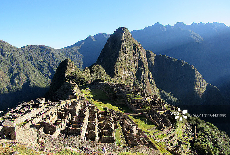 马丘比丘遗址和华纳比丘山景色图片素材