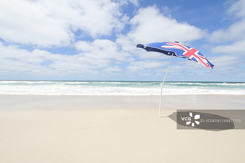 澳大利亚海滩上的雨伞图片素材