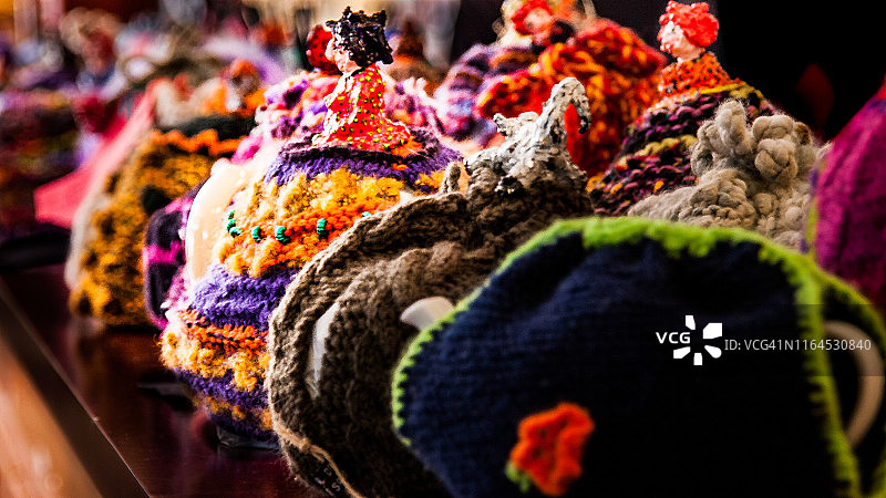 手工编织的茶壶保暖套图片素材