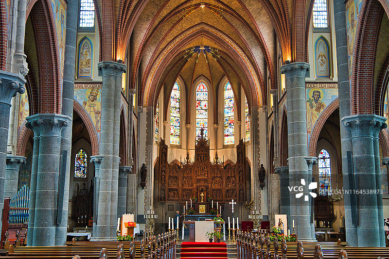 荷兰屈克的圣马丁新哥特式十字教堂图片素材